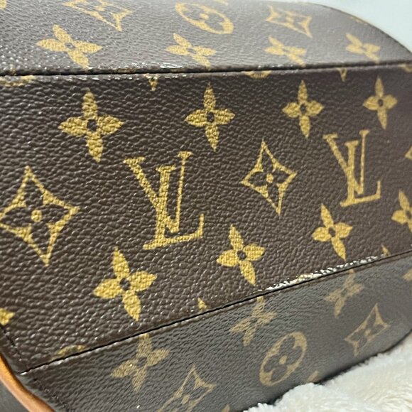 Louis Vuitton Monogram Ellipse MM – Iconic Luxury Handbag Pre-Owned Practical - Picture 6 of 14